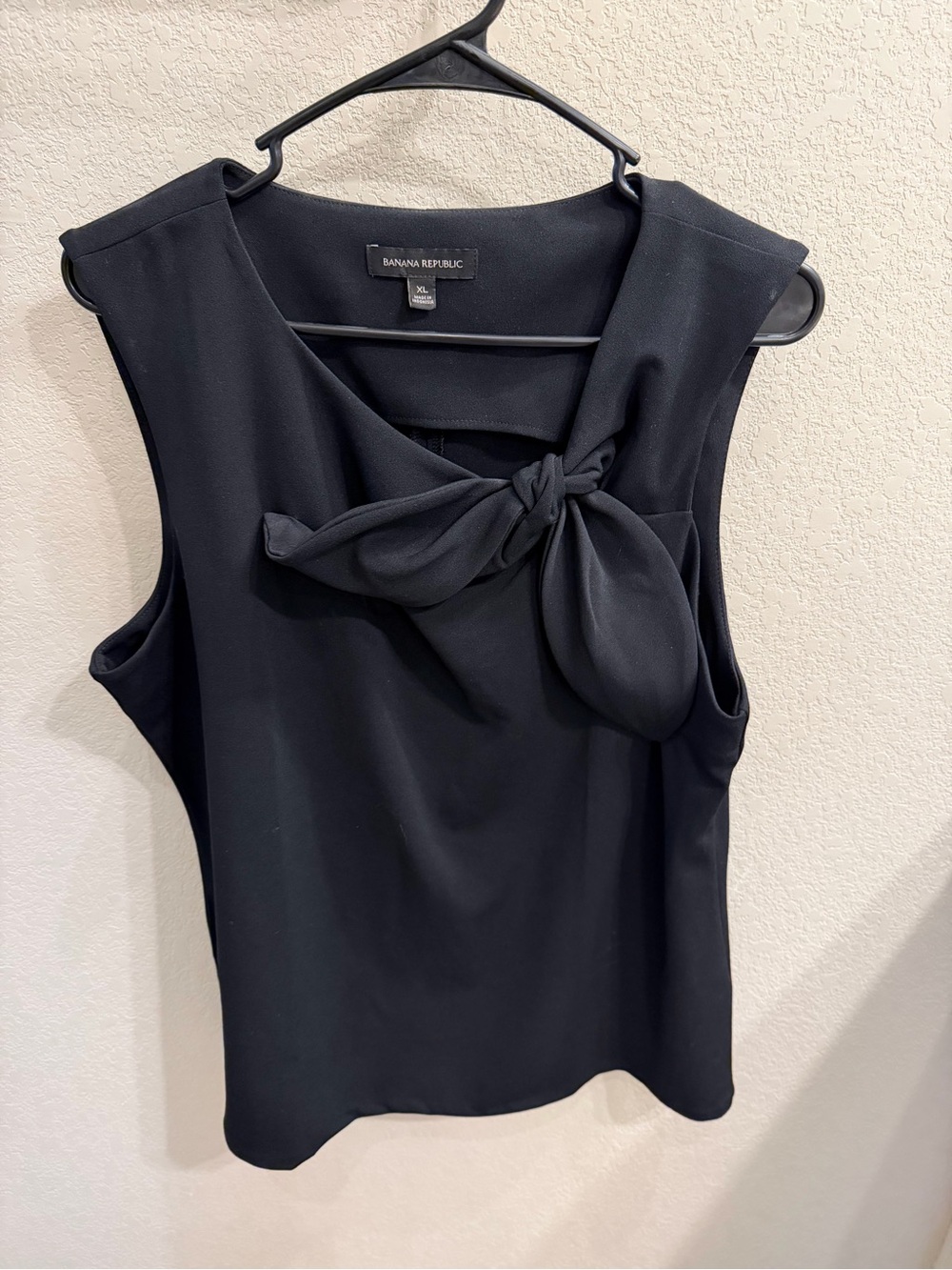 Banana Republic Black Sleeveless Bow-Front Camisole